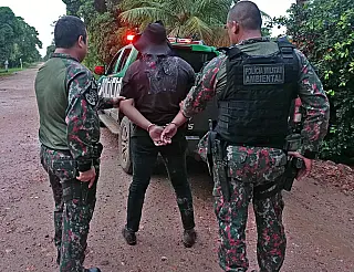 Homem é preso após matar colega de trabalho a facadas em fazenda