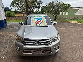 Hilux sem placas é recuperada após fuga e consulta apontar registro de roubo