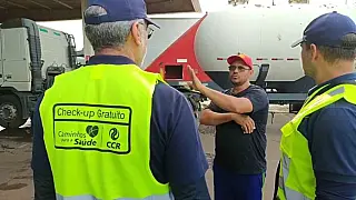 Caminhoneiros recebem orientações sobre segurança viária em ação na BR-163