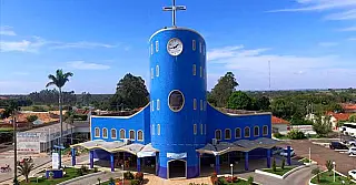 Festa de Nossa Senhora Aparecida encerra com missa, procissão e quermesse animada