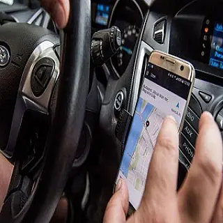 A caminho do trabalho, passageira percebe motorista de aplicativo se masturbando