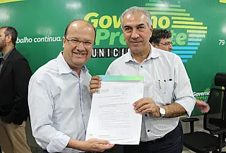 Reinaldo atende pedidos de Barbosinha para Dourados