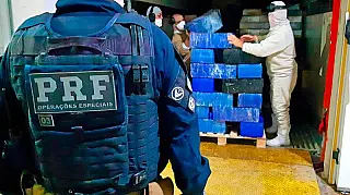 PRF apreende 2,8 T de maconha em Itaquiraí