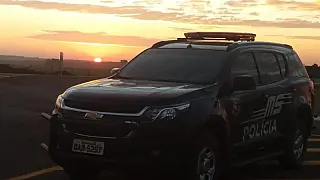 Casal foi preso em concessionária retirando moto financiada com documento falso