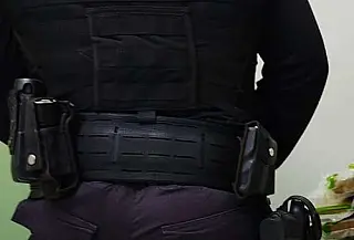 DOF flagra jovem com pasta base de cocaína presa ao corpo