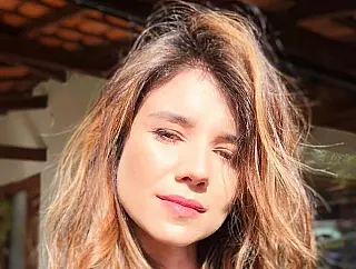 Paula Fernandes muda o visual para nova turnê