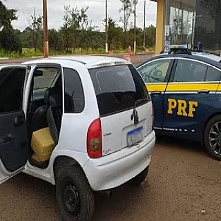 Veículo carregando com 200 quilos de maconha é apreendido na BR-267
