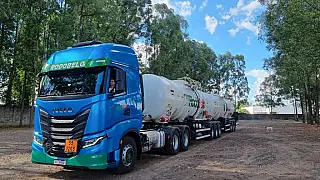 Qualificada pelo Voucher Transportador, Dani foi contratada dez dias após receber CNH de categoria