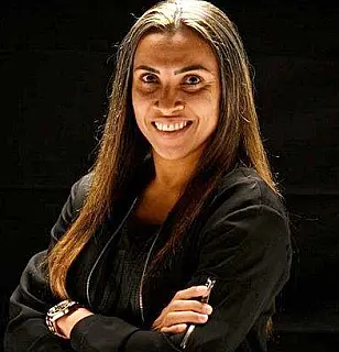 Marta é a 1ª mulher a ter marca na calçada da fama do Maracanã