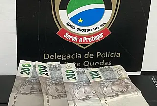 Mulher é presa após espancar o pai e roubar R$ 800 dele