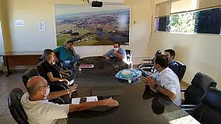 Prefeitura realiza reunião com diretoria da Unidade JBS e do SINDAVES