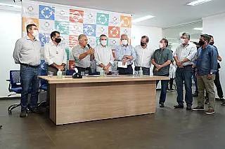 'Esta gestão Reinaldo Azambuja enche MS de obras', diz Paulo Corrêa.