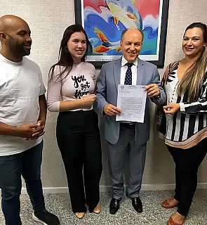 Junior Mochi recebe demandas por melhorias em escola de Aral Moreira