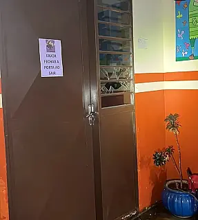Adolescentes são apreendidos após tentativa de furto e depredação em escola municipal 