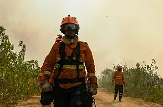 Governo de MS mantém alerta e atuação dos bombeiros