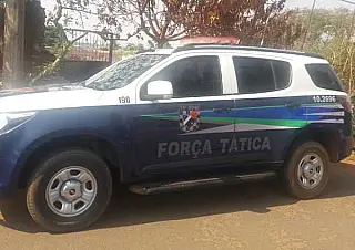Mulher é flagrada tentando incendiar residência com idoso de 93 anos dentro
