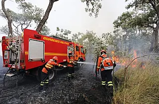 Combate aos incêndios florestais no Pantanal conta com reforço de garoa e queda na temperatura