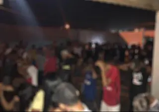 Na fronteira, festa clandestina tinha 500 pessoas aglomeradas
