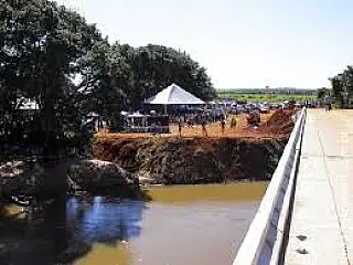 Ministério Público investiga "farra" com festas de inauguração em obras inacabadas em Paranaíba
