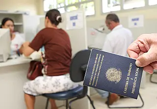 Pedidos de saque de contas inativas do FGTS devem começar dia 14, diz Padilha