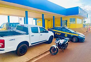 Batedor e motorista de caminhonete furtada no RS são presos em MS