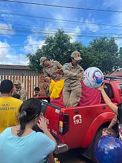 "Caixa Encantada" espalha solidariedade e alegria para crianças em Aparecida do Taboado