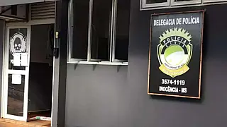 Briga por bebedeira termina com jovem esfaqueado e casa apedrejada em Inocência