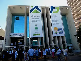 Semana começa com quase 800 vagas de empregos na Funtrab
