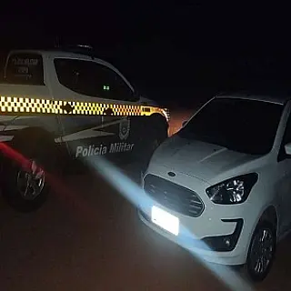 Jovem foge de bloqueio policial e é preso por desobediência
