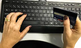 Sem acordo com bancos, CMN limita juros do rotativo a 100% da dívida