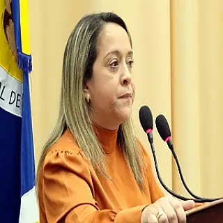 Vereadora Maria Imaculada ameaça dar tiro de pistola na boca de assessora