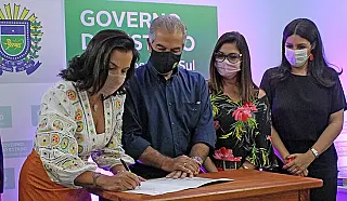 No Dia da Mulher, Reinaldo Azambuja defende mudança na "base da sociedade"