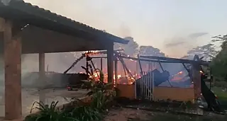 Homem é preso após invadir e colocar fogo em casa de ex-mulher
