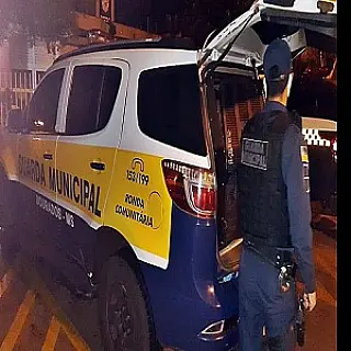 Dupla em moto tenta fugir de Guarda e um é preso com passagens por estupro e pensão atrasada