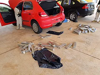 Nova Andradina  Dupla é apreendida pela PRF transportando maconha na BR-267