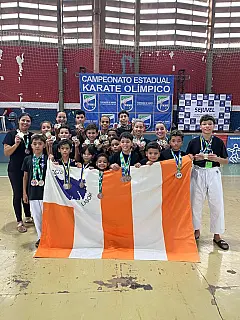 Dojo Keirós brilha no estadual e conquista 39 medalhas em etapa do Karatê