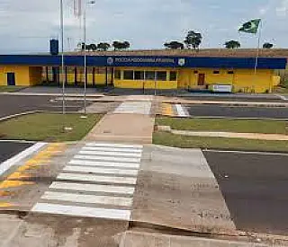 Motorista é preso pela PRF em Caarapó, após ser flagrado com veículo furtado em Carapicuíba/SP