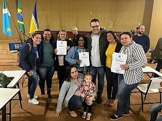 Prefeitura entrega 50 novas escrituras de imóveis regularizados