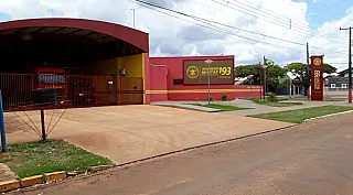 Homem é encaminhado ao hospital de Caarapó após colisão entre carro e moto