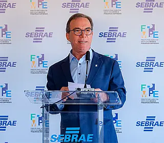 "Trabalho da Frente das Micro e Pequenas Empresas é lutar pela democracia", diz Décio Lima