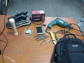 PM apreende objetos com procedência duvidosa e encaminha suspeito à delegacia
