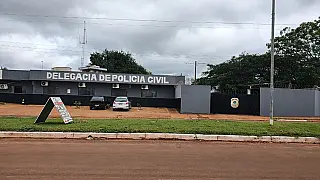 Homem é preso por estuprar esposa após pedido de separação e agredir filho'Tenho autorização bíblica