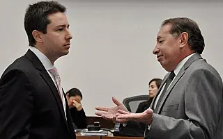 Deputados pedem penas mais duras contra autores de fake news