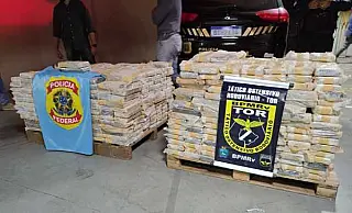 Cocaína avaliada em R$ 25 milhões é apreendida ao sair de MS em carga de soja