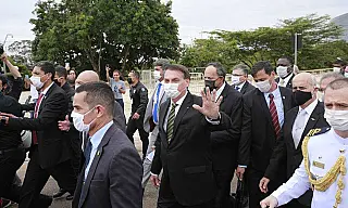 Bolsonaro diz que vai vetar trecho da ajuda aos estados que libera reajuste salarial