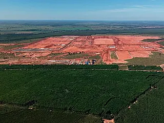 Projeto Sucuriú da Arauco supera 70% de execução e prevê operação no fim de 2027.
