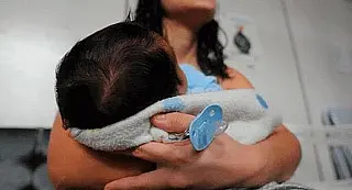 Mães menores de idade podem se cadastrar no auxílio emergencial