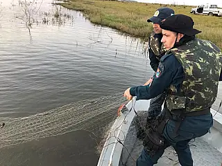 Polícia Militar Ambiental apreende petrechos ilegais no rio Brejo Comprido