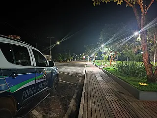 Polícia Militar aborda suspeitos em motocicleta e apreende entorpecente em Paranaíba