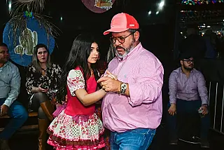 Carlos Bernardo promove festa junina da UCP com integração cultural e recorde de público